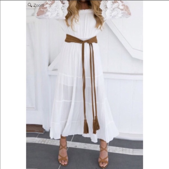 💥Sale! White Boutique Dress - Picture 2 of 8